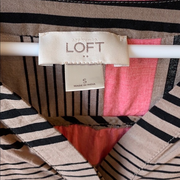 Loft Blouse w Pink, Tan & Black - Picture 4 of 5